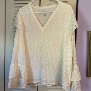 White wide long sleeve sleeve